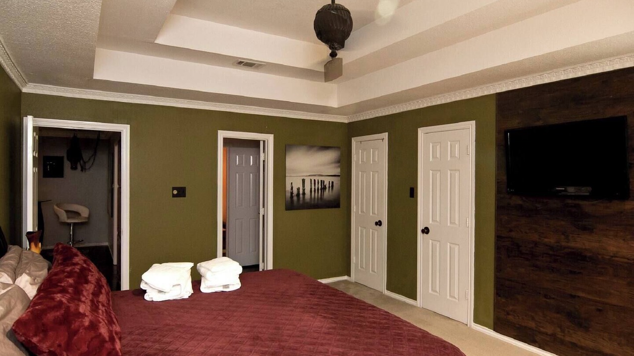 Photo of Bedroom in Southwest Arlington