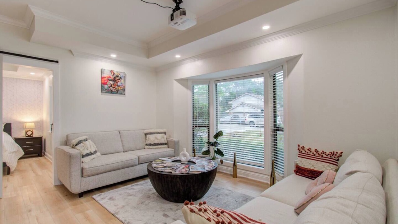 Photo of Livingroom in Spring Branch Central