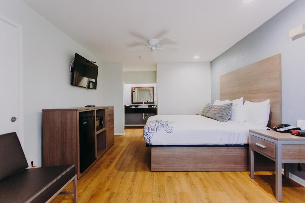 Photo of Bedroom in Clear Lake Shores