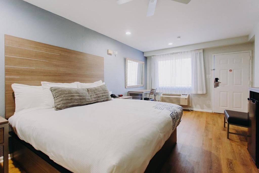 Photo of Bedroom in Clear Lake Shores