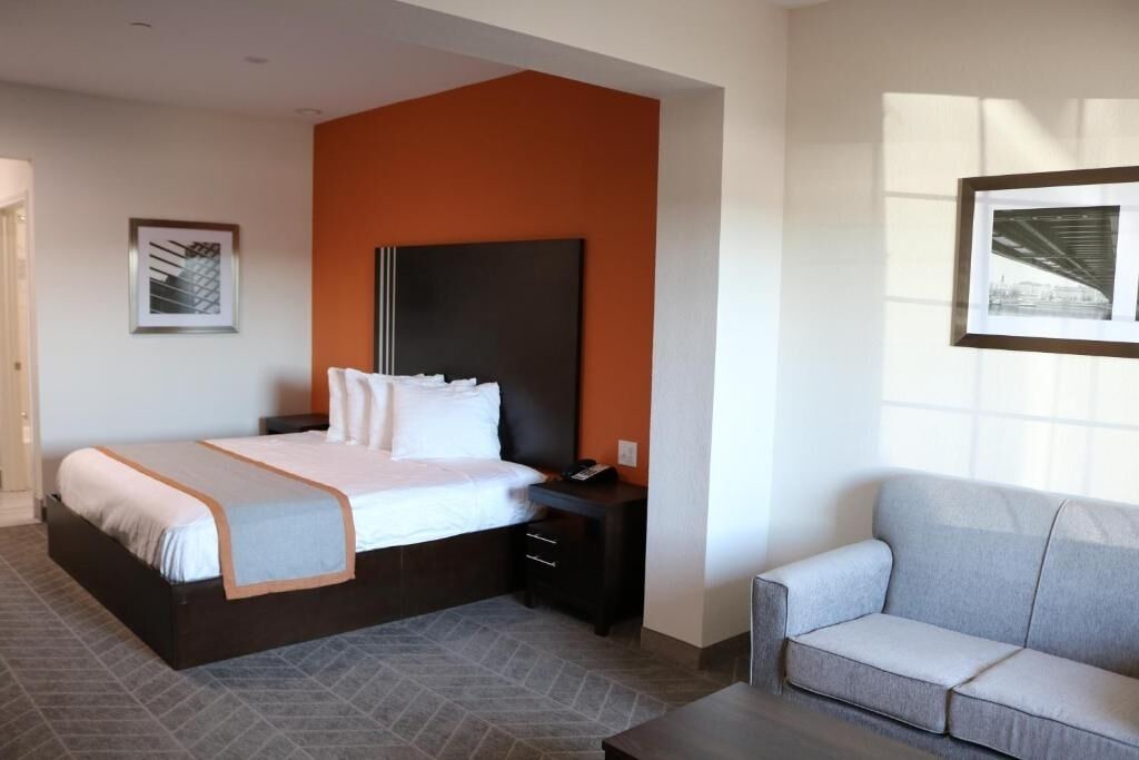 Photo of Bedroom in Humble