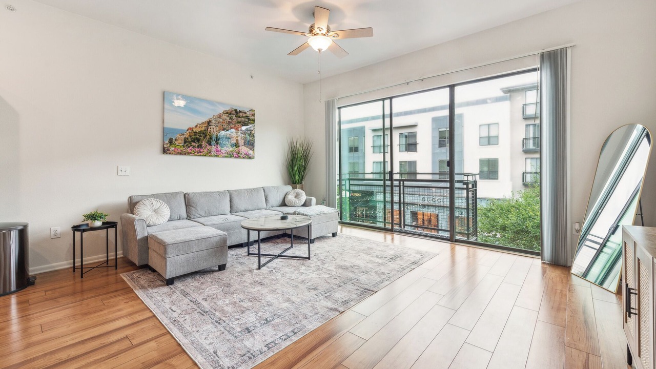 Photo of Livingroom in North Burnet