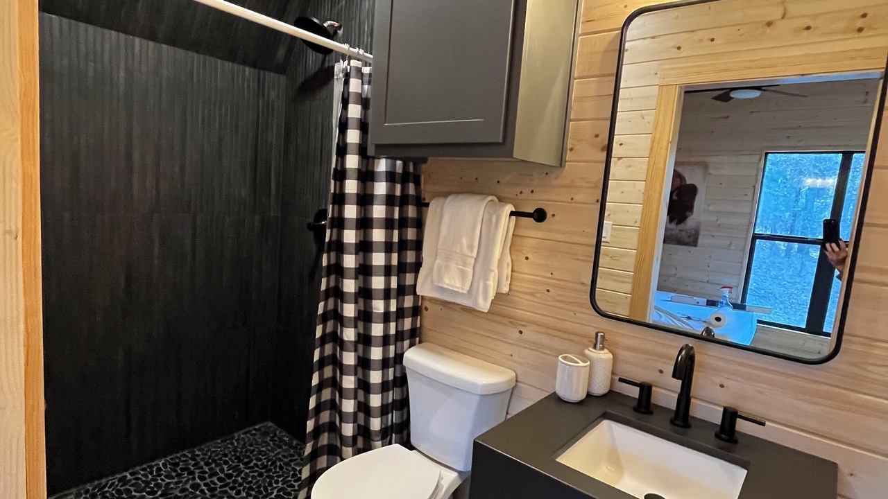 Photo of Bathroom in Dogwood