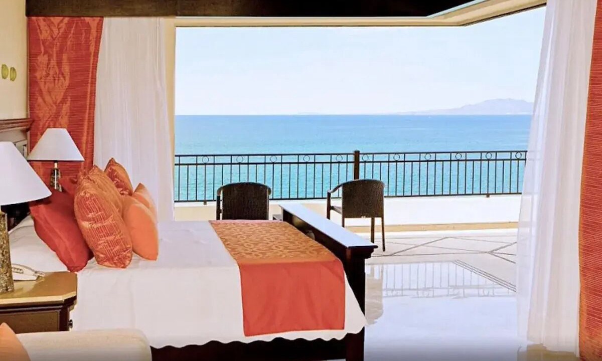 Photo of Bedroom in South Shore Hotel Area