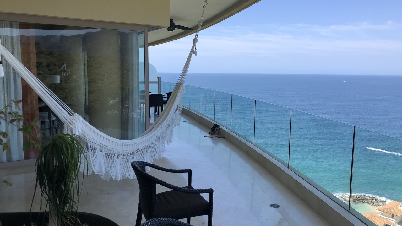 Photo of Patio Balcony in South Shore Hotel Area