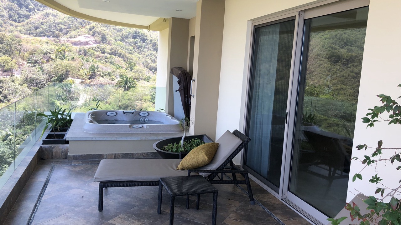 Photo of Patio Balcony in South Shore Hotel Area