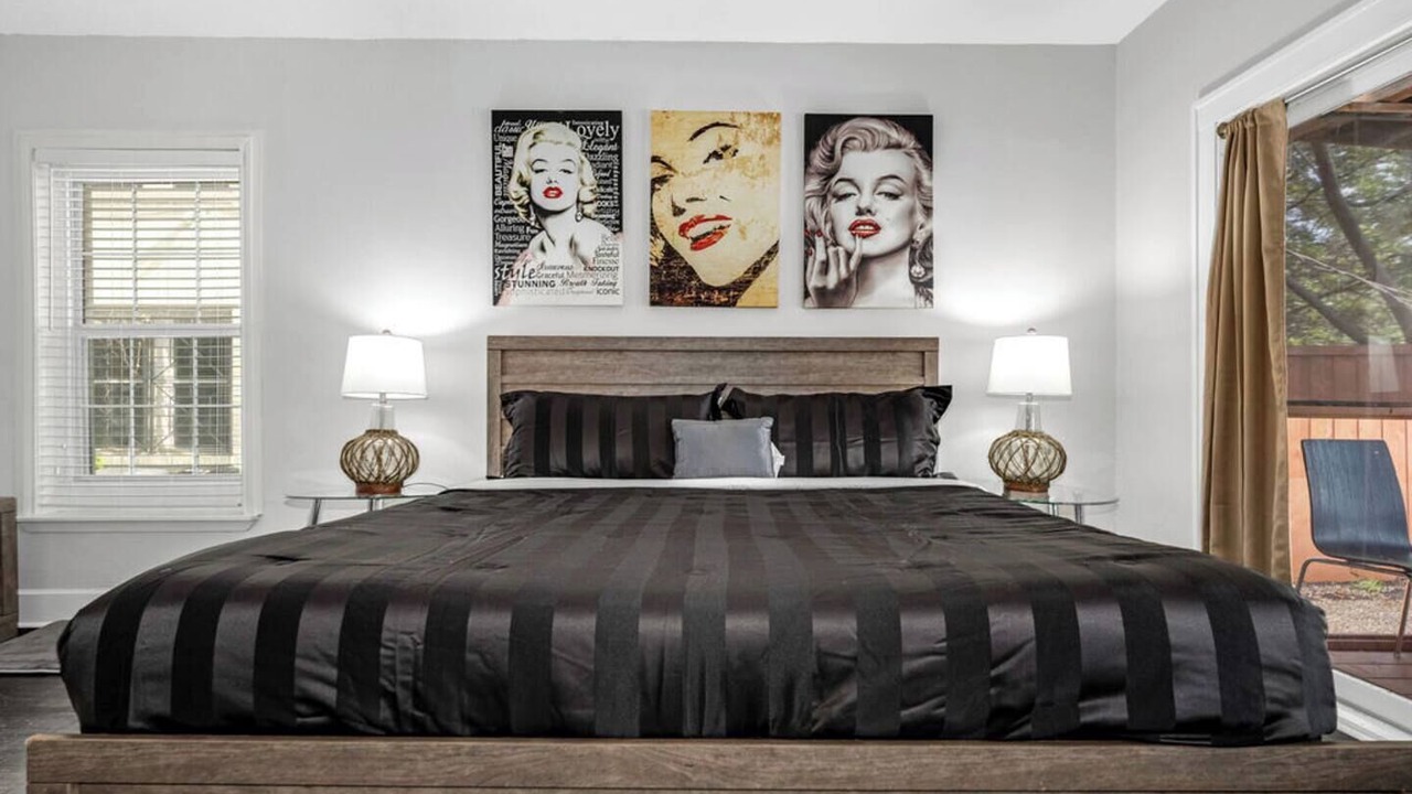 Photo of Bedroom in Oak Lawn