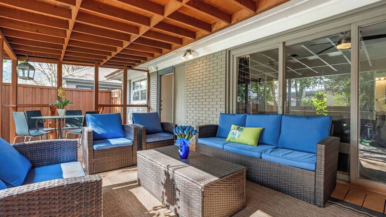 Photo of Patio Balcony in Oak Lawn