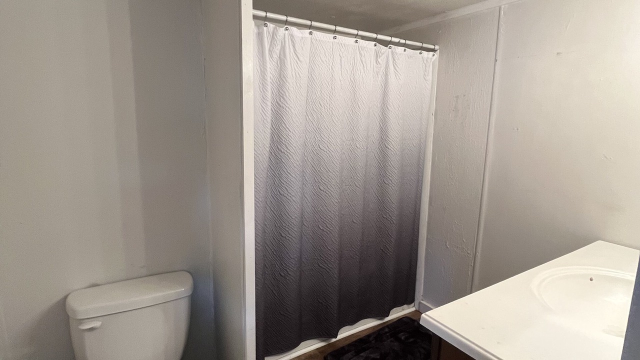 Photo of Bathroom in Brookeland