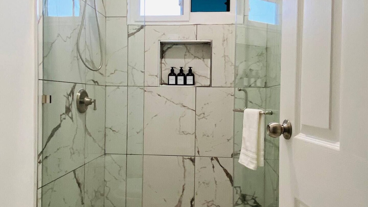 Photo of Bathroom in Flores