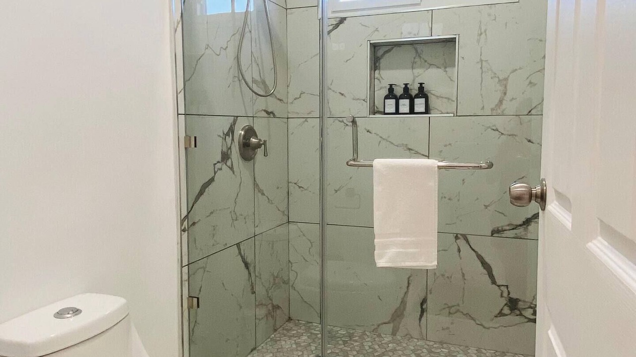 Photo of Bathroom in Flores
