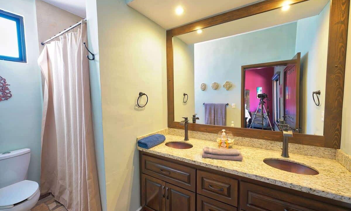 Photo of Bathroom in Laguna Shores