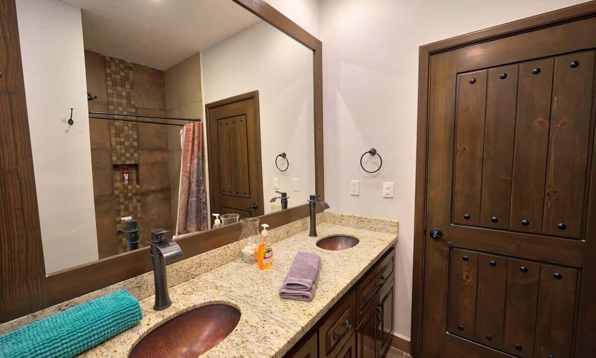 Photo of Bathroom in Laguna Shores