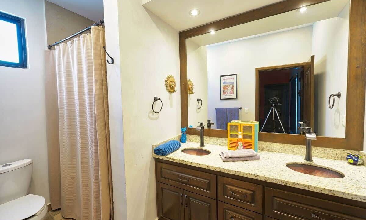 Photo of Bathroom in Laguna Shores