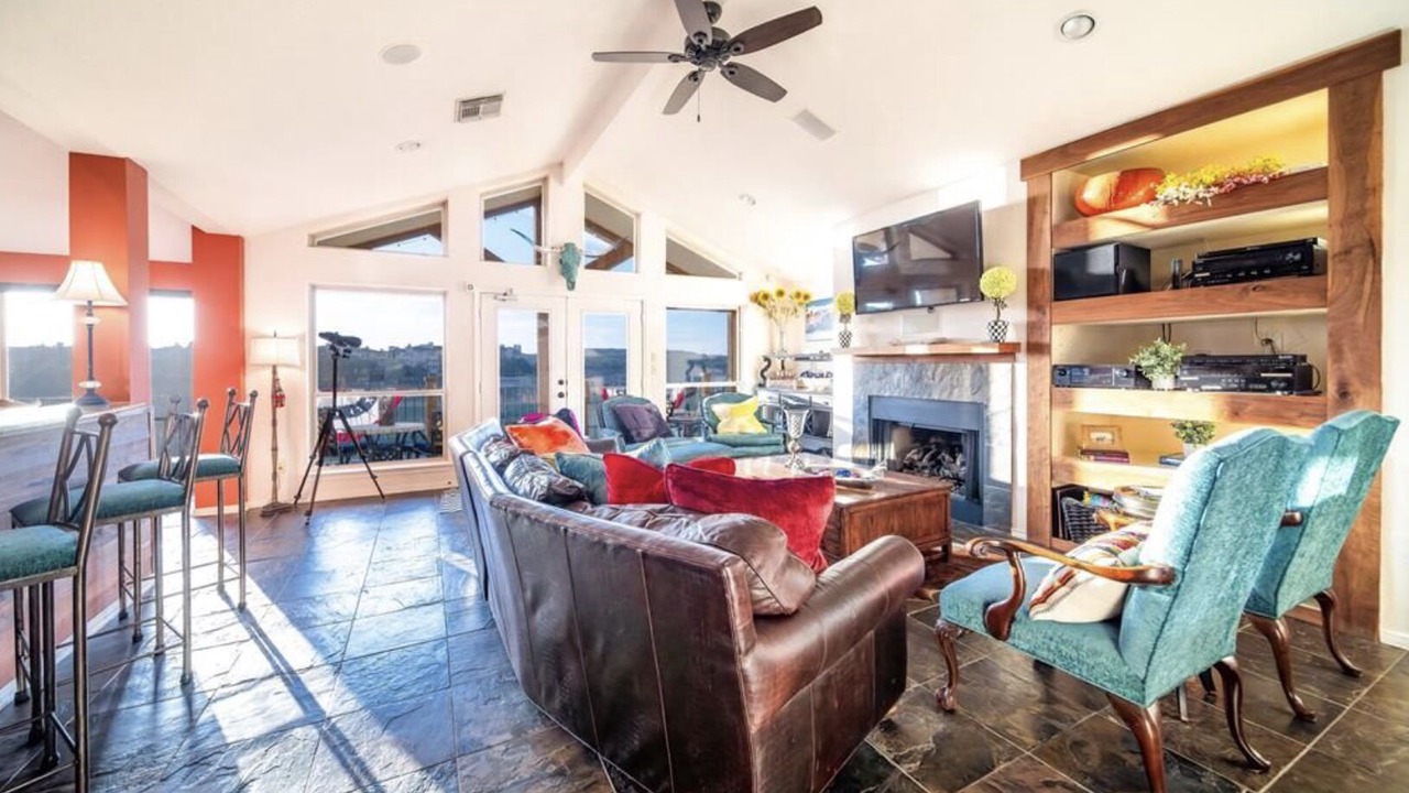 Photo of Livingroom in Highland Lake Estates