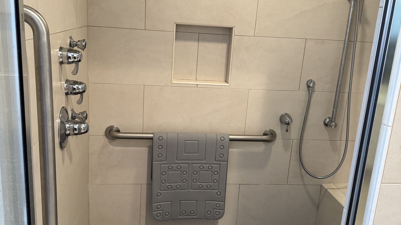 Photo of Bathroom in Brookeland