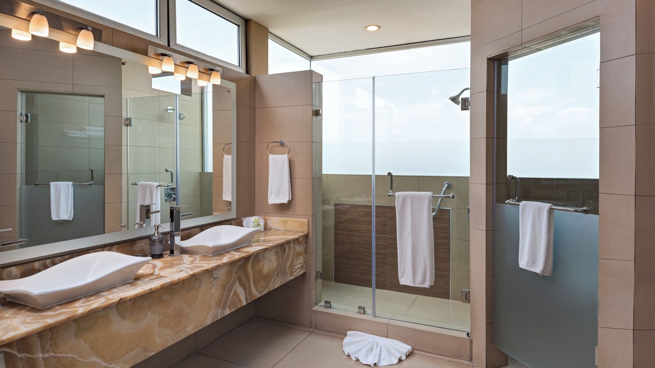 Photo of Bathroom in Zona 10