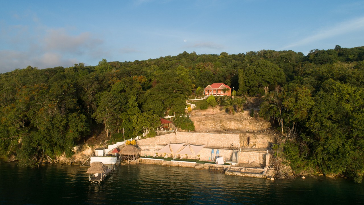 Photo of Outdoor in Flores