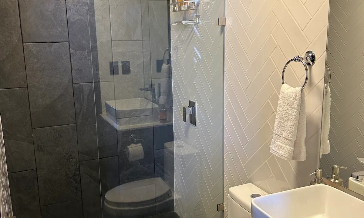 Photo of Bathroom in Zona 10