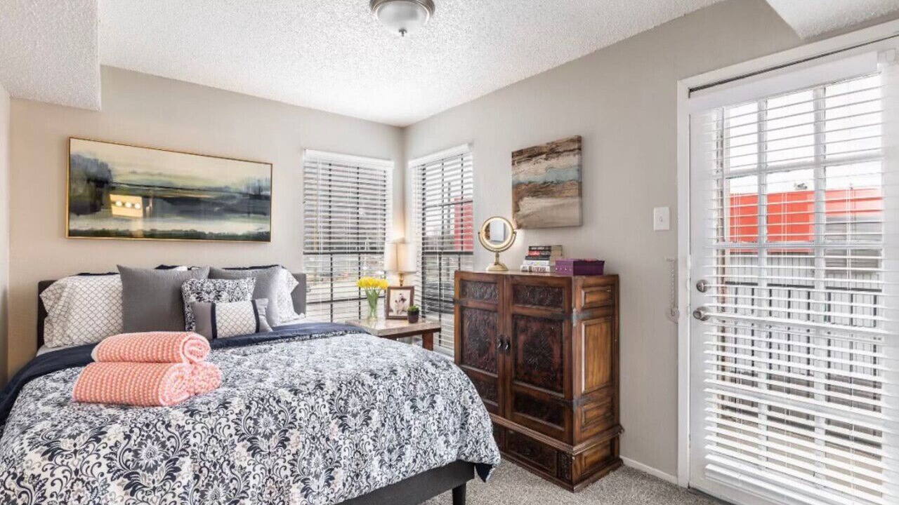 Photo of Bedroom in Park Central