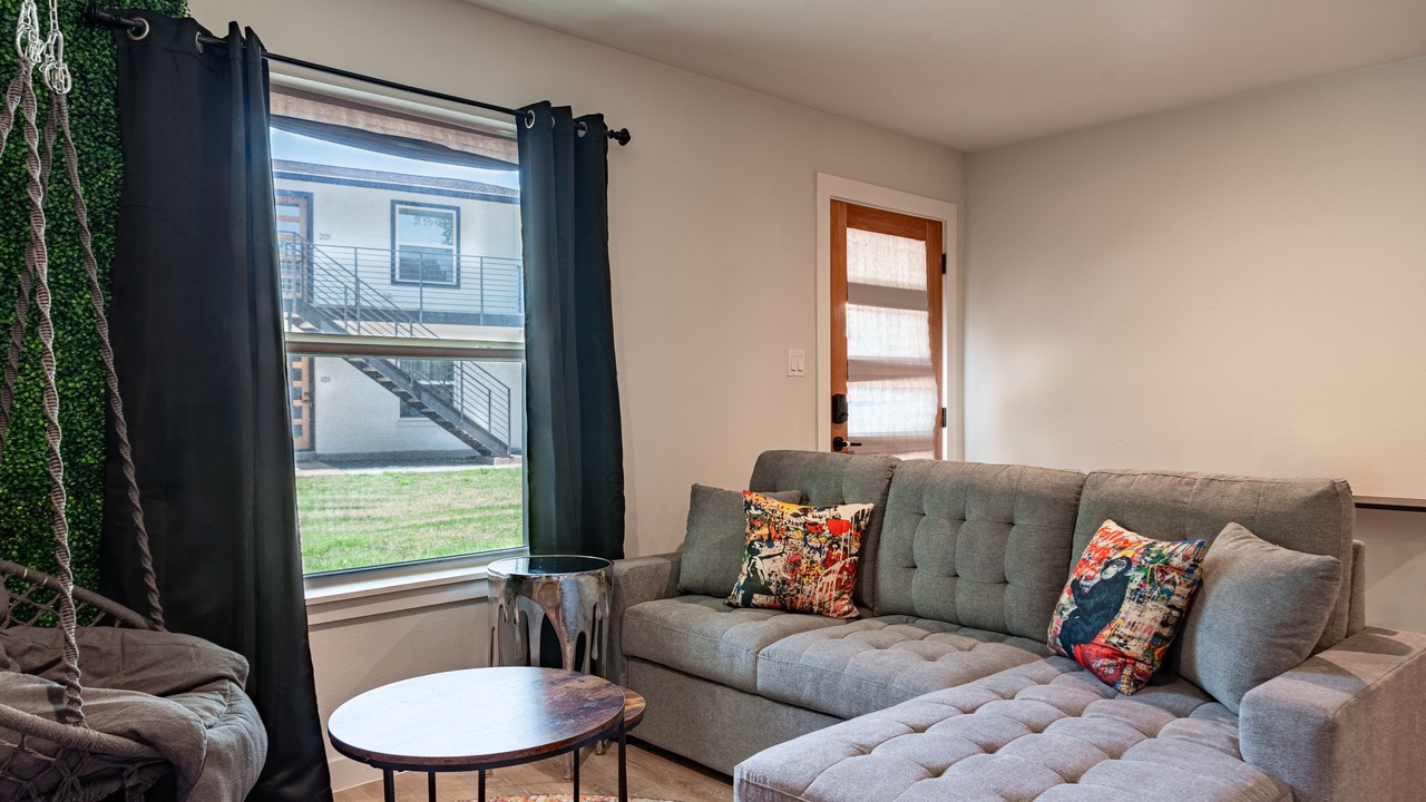 Photo of Livingroom in Barton Hills