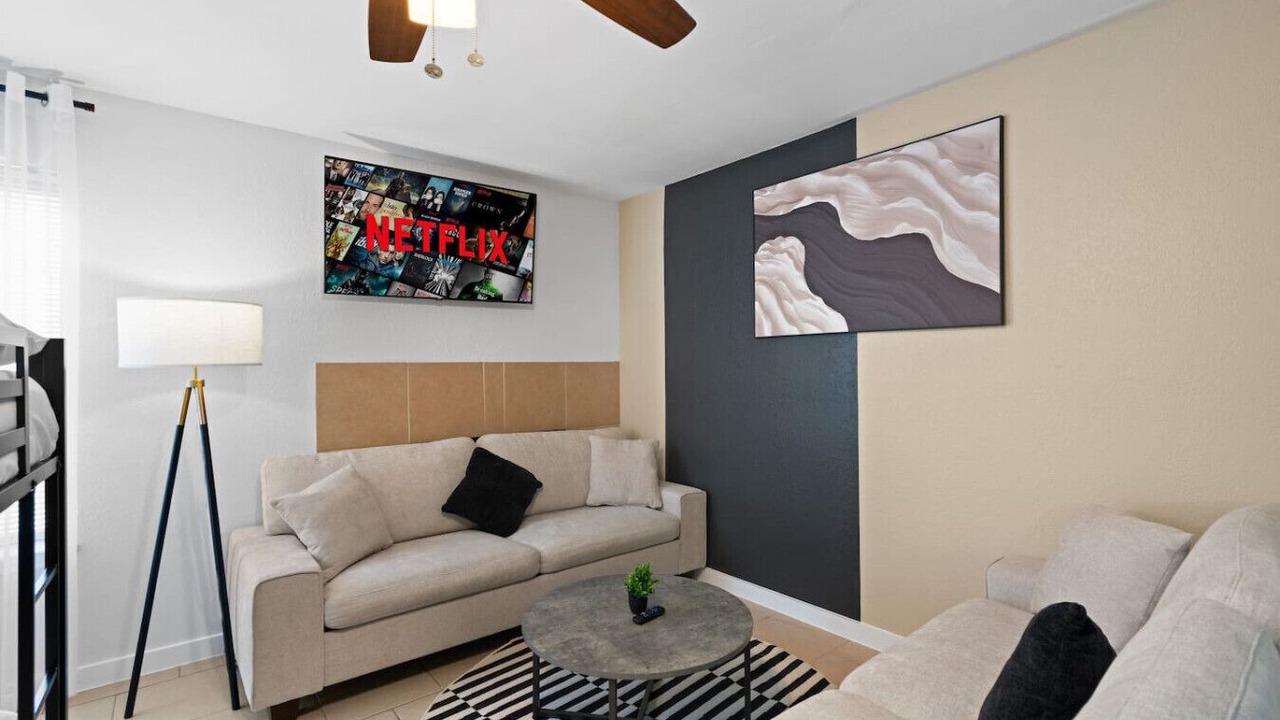 Photo of Livingroom in McNeil