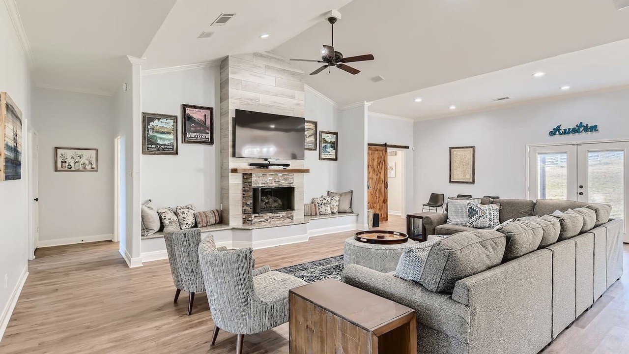 Photo of Livingroom in Spicewood