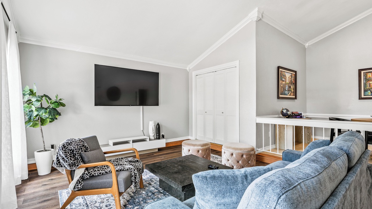 Photo of Livingroom in Bedford