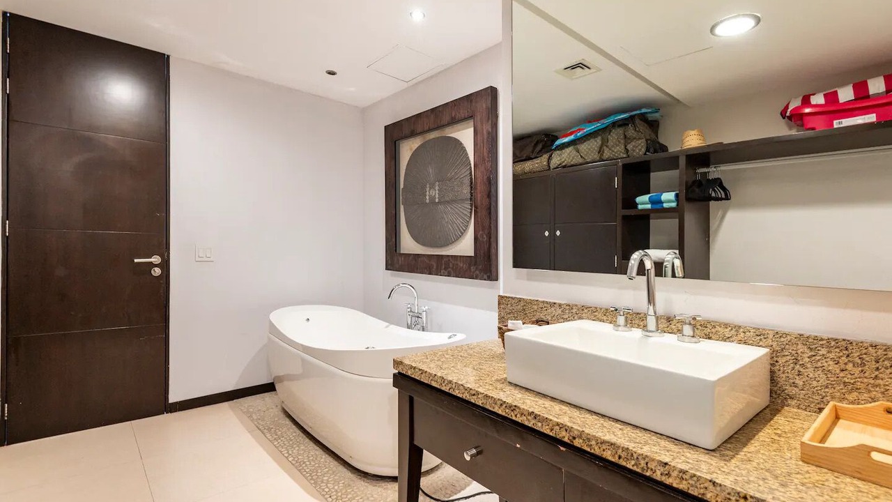 Photo of Bathroom in South Hotel Zone