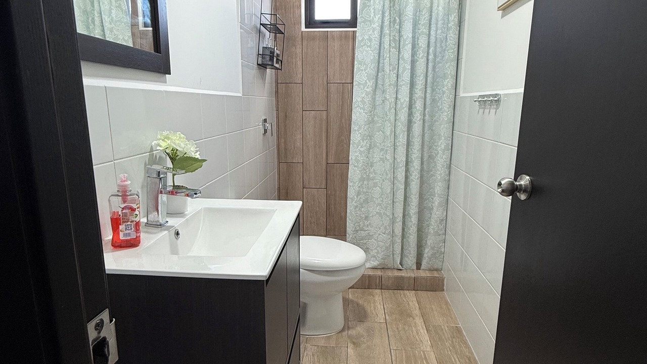 Photo of Bathroom in Zona 12