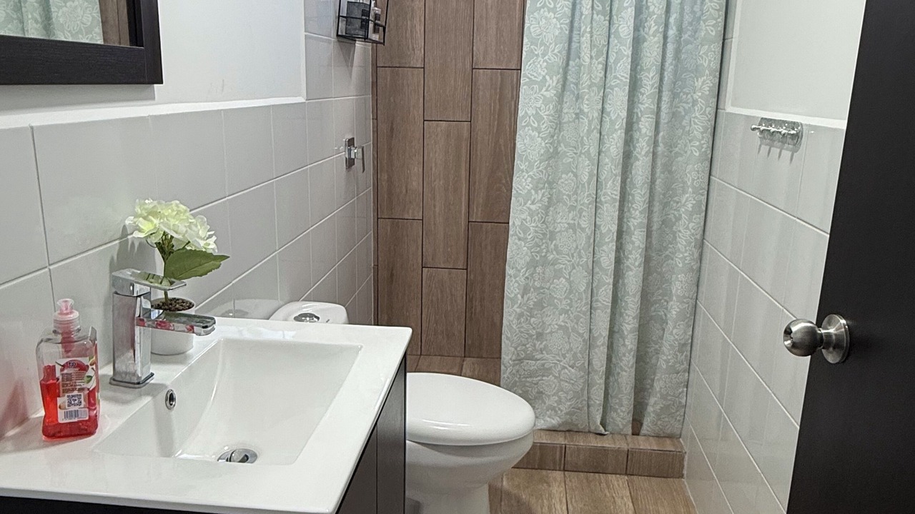 Photo of Bathroom in Zona 12
