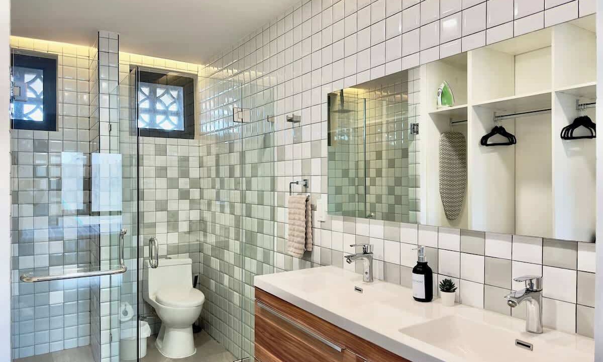 Photo of Bathroom in Avenida Revolucion