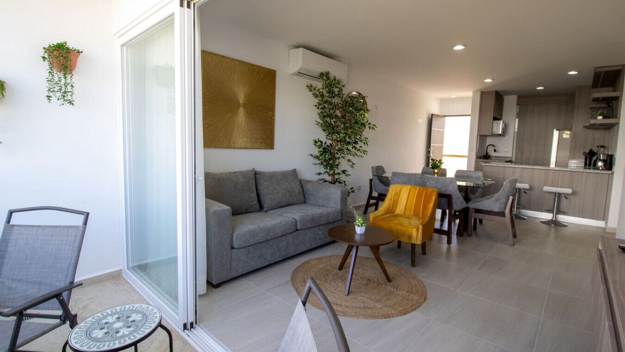 Photo of Livingroom in Cerritos