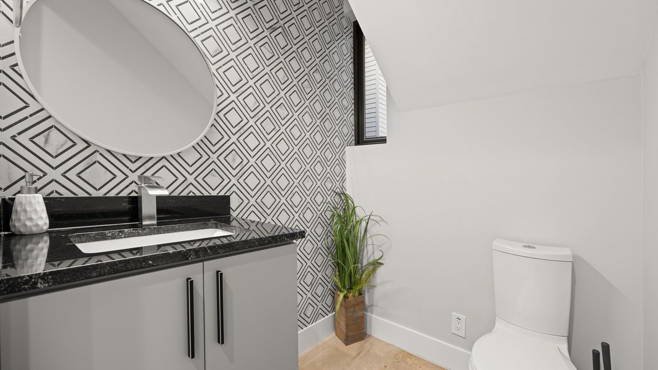 Photo of Bathroom in Govalle