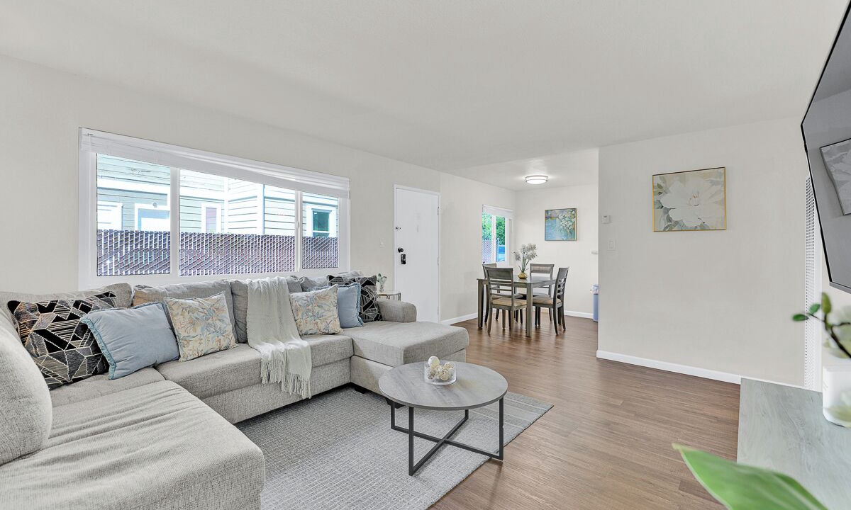 Photo of Livingroom in Central Berkeley