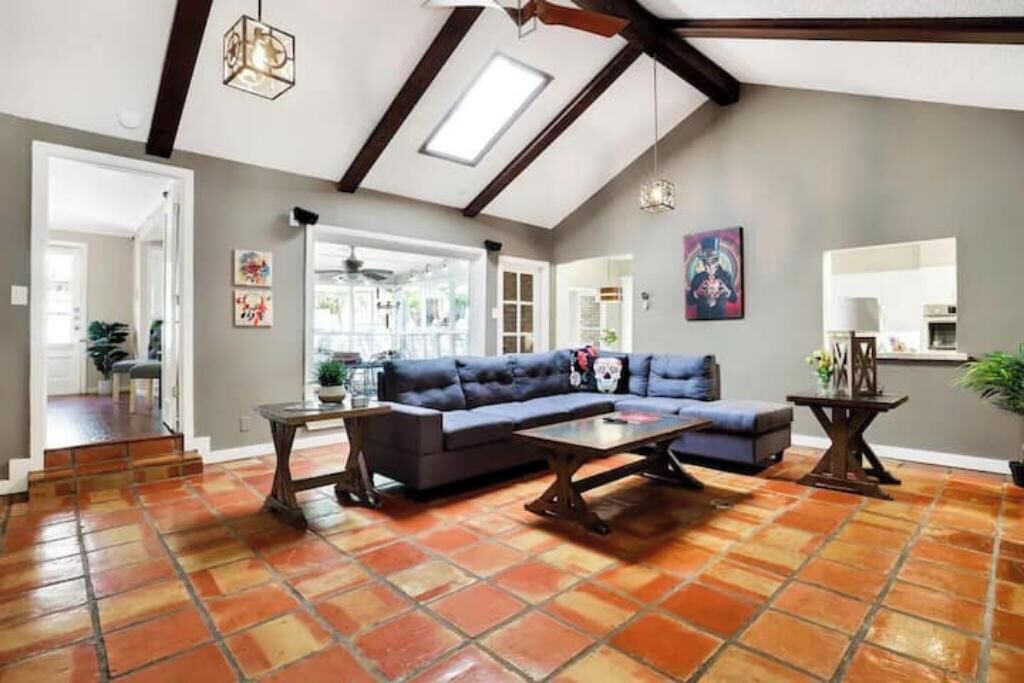 Photo of Livingroom in Medical Center District