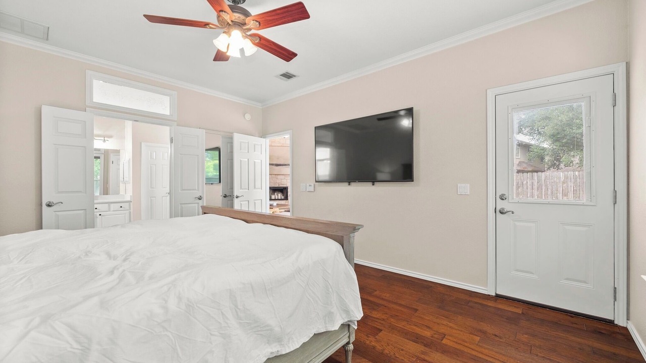 Photo of Bedroom in Lake Pointe