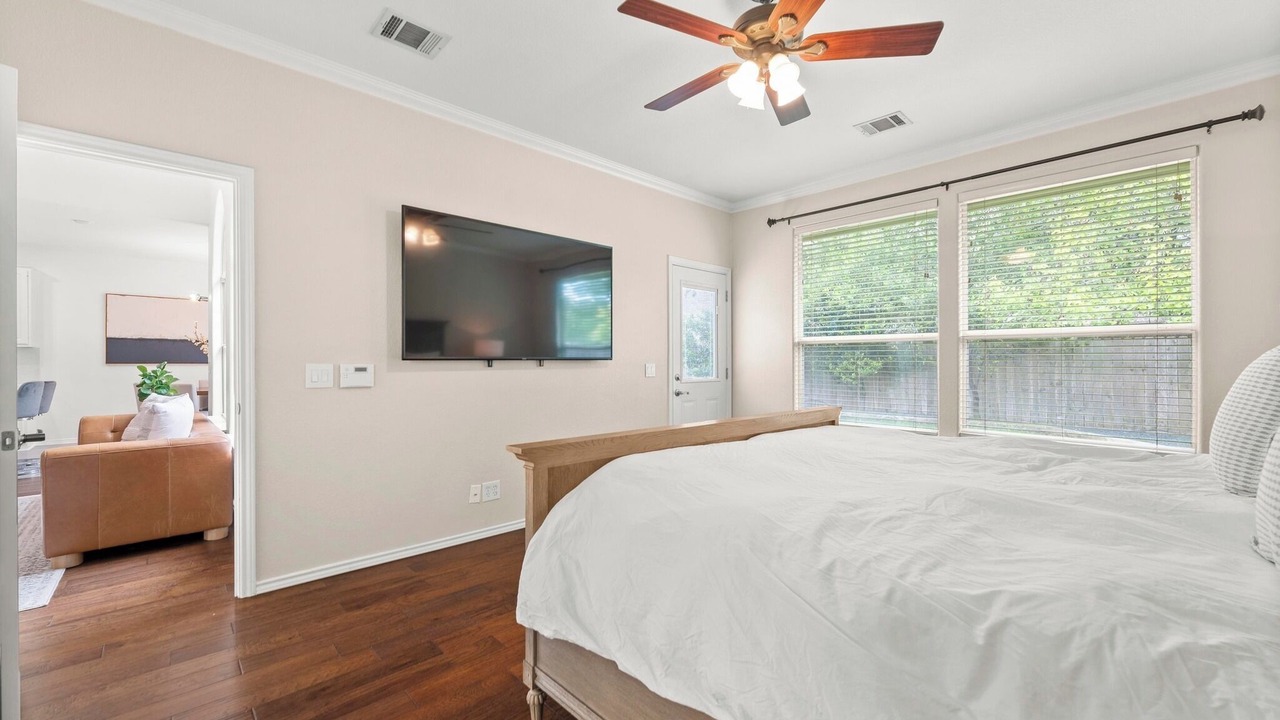 Photo of Bedroom in Lake Pointe