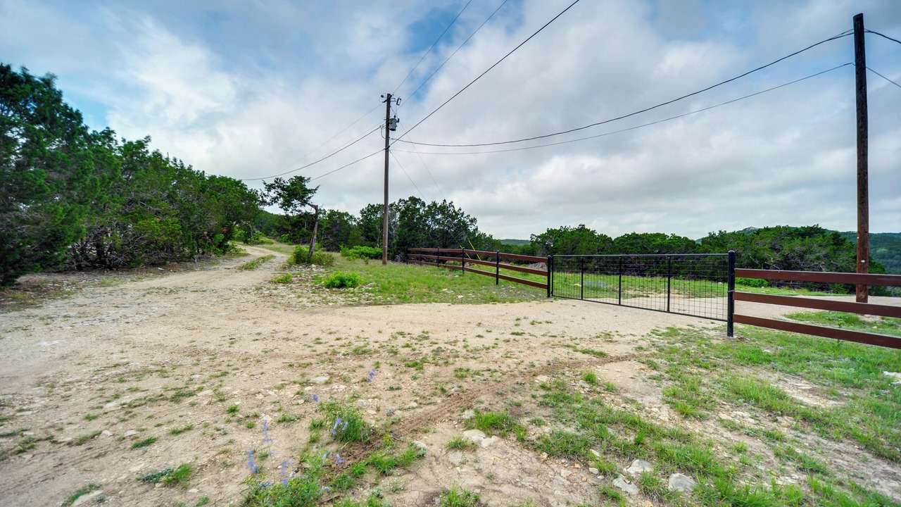 Photo of Outdoor in Leakey