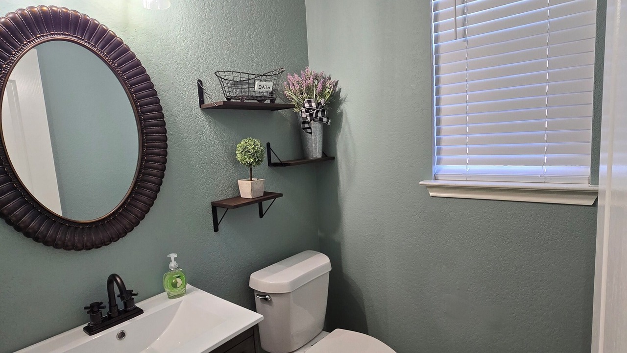 Photo of Bathroom in Far North Central