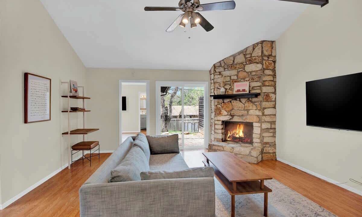 Photo of Livingroom in Barton Hills