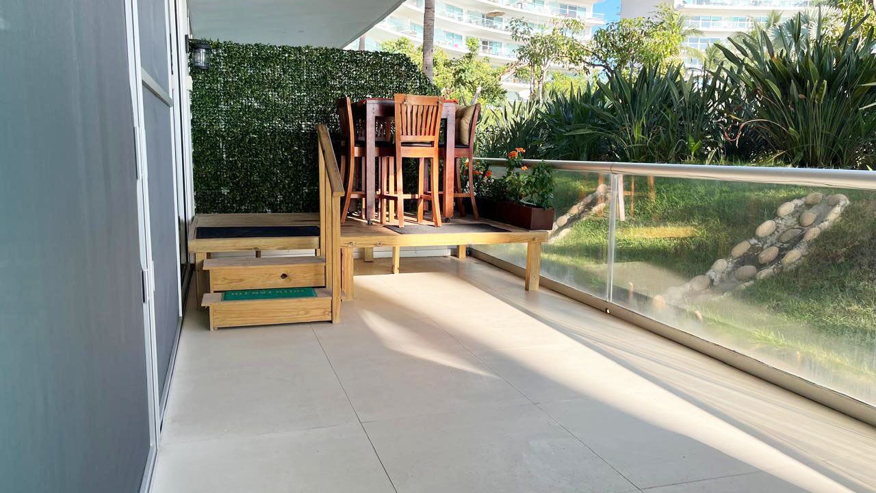 Photo of Patio Balcony in Flamingos