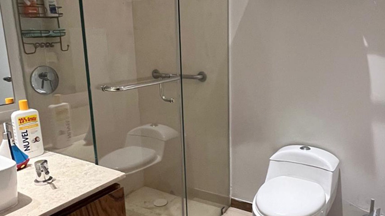 Photo of Bathroom in Flamingos