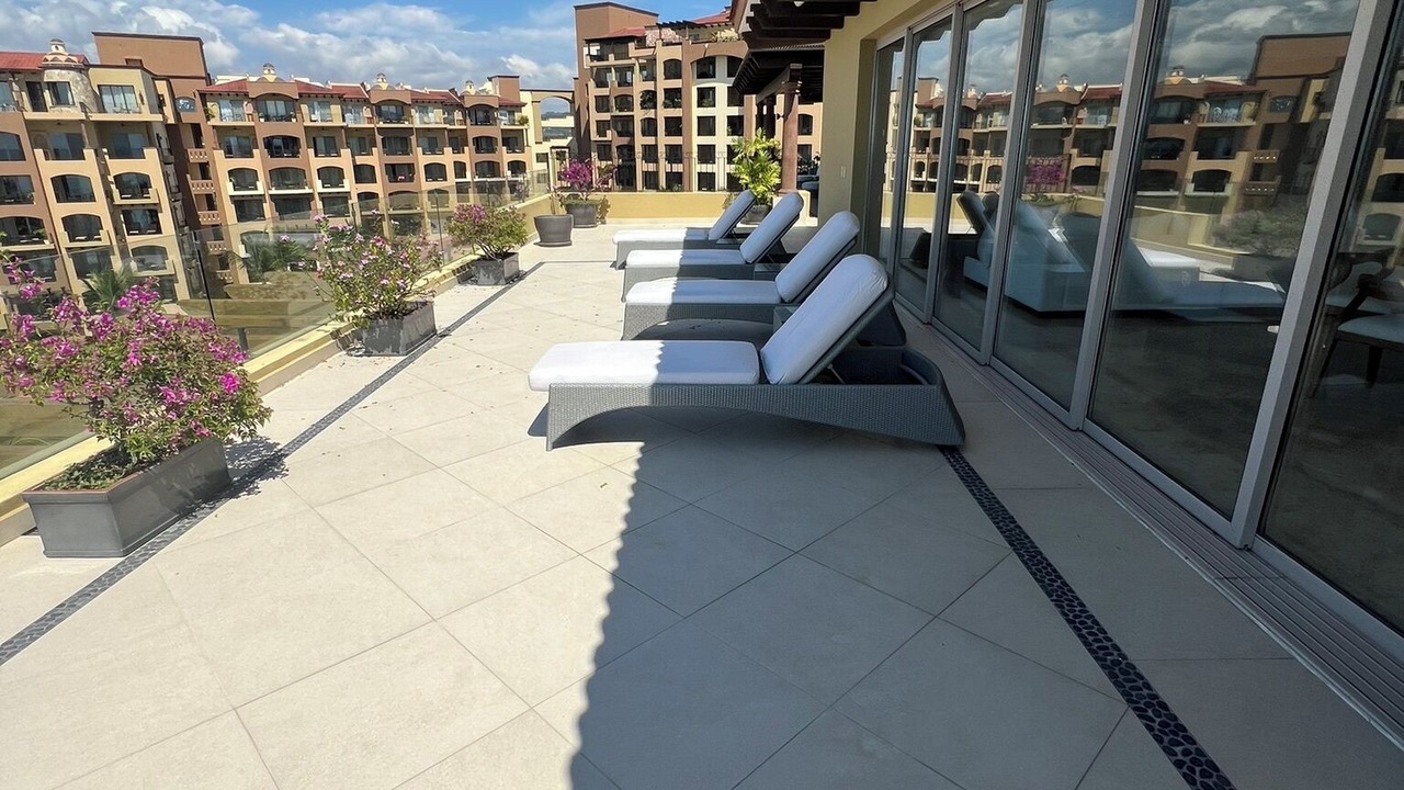Photo of Patio Balcony in Flamingos