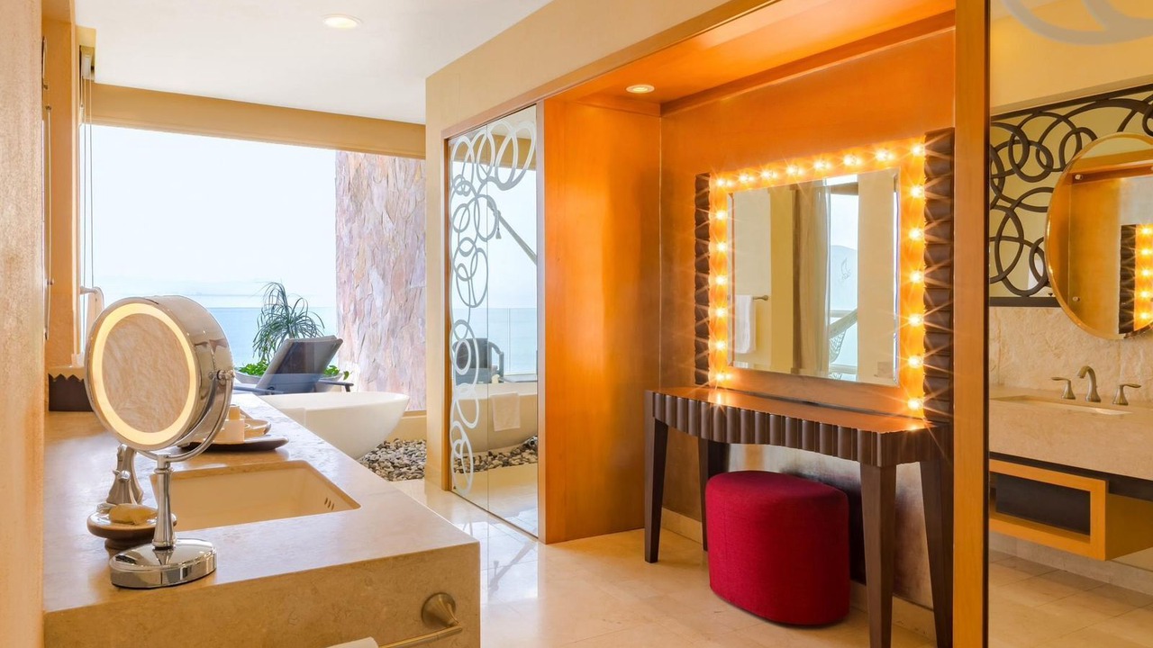 Photo of Bathroom in South Shore Hotel Area