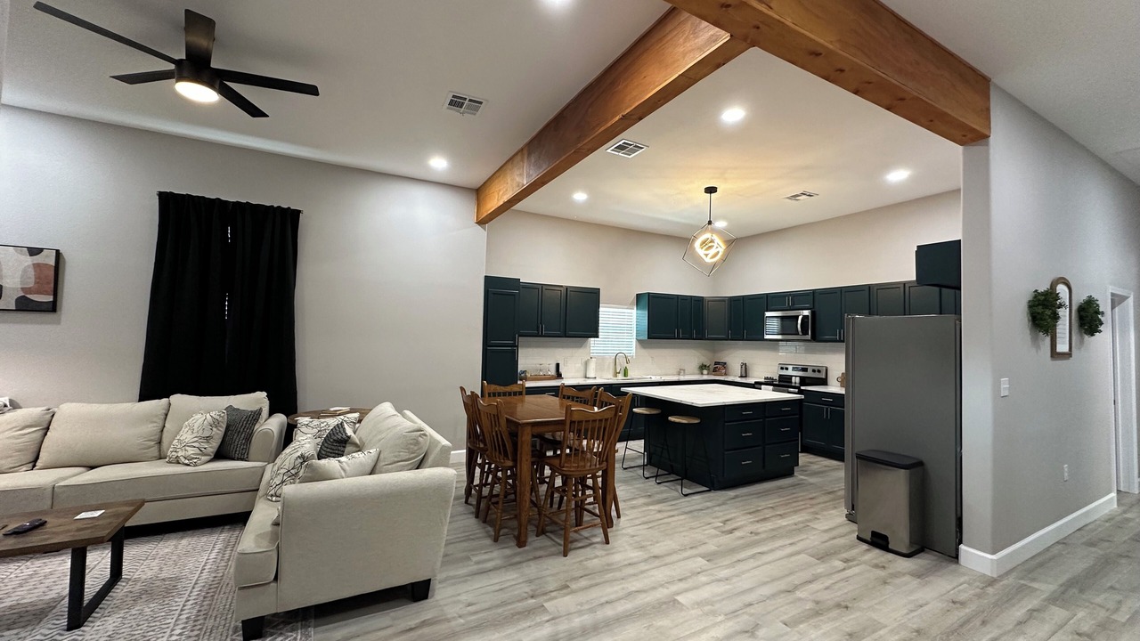 Photo of Livingroom in East Riverside