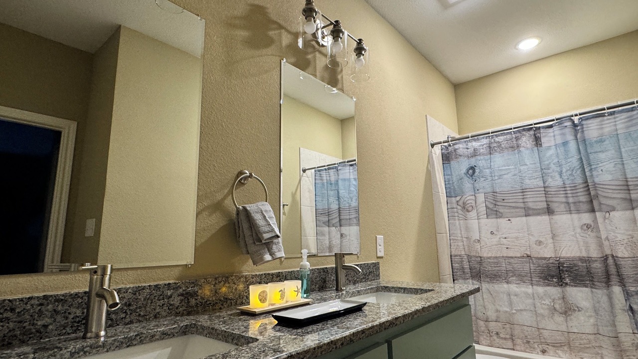 Photo of Bathroom in West Tawakoni