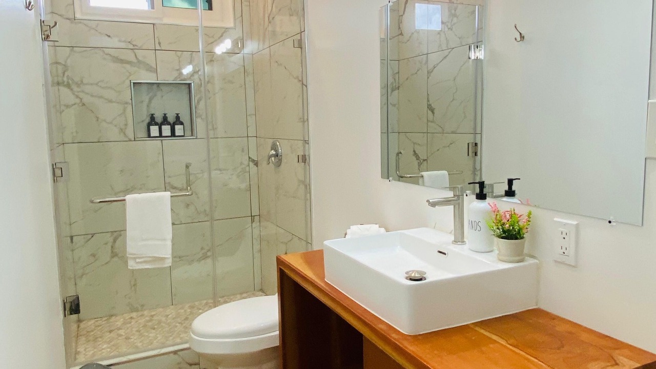 Photo of Bathroom in Flores
