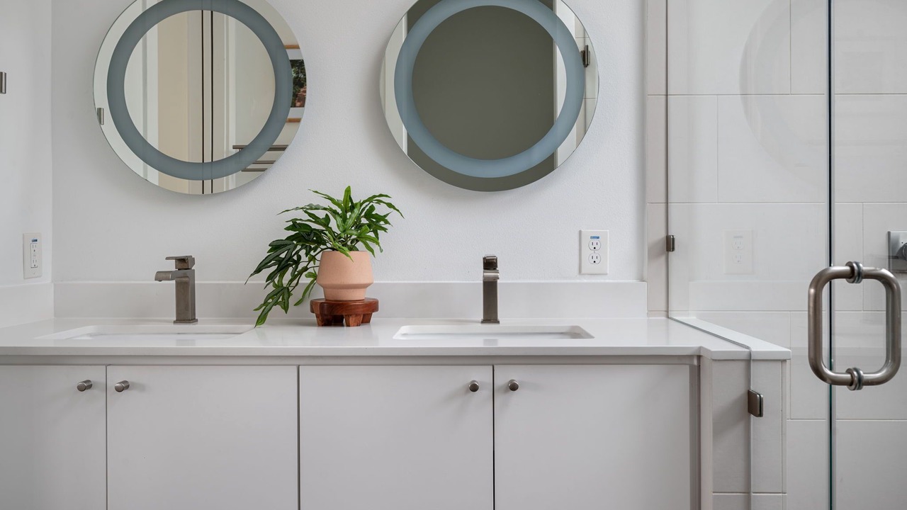 Photo of Bathroom in Holly