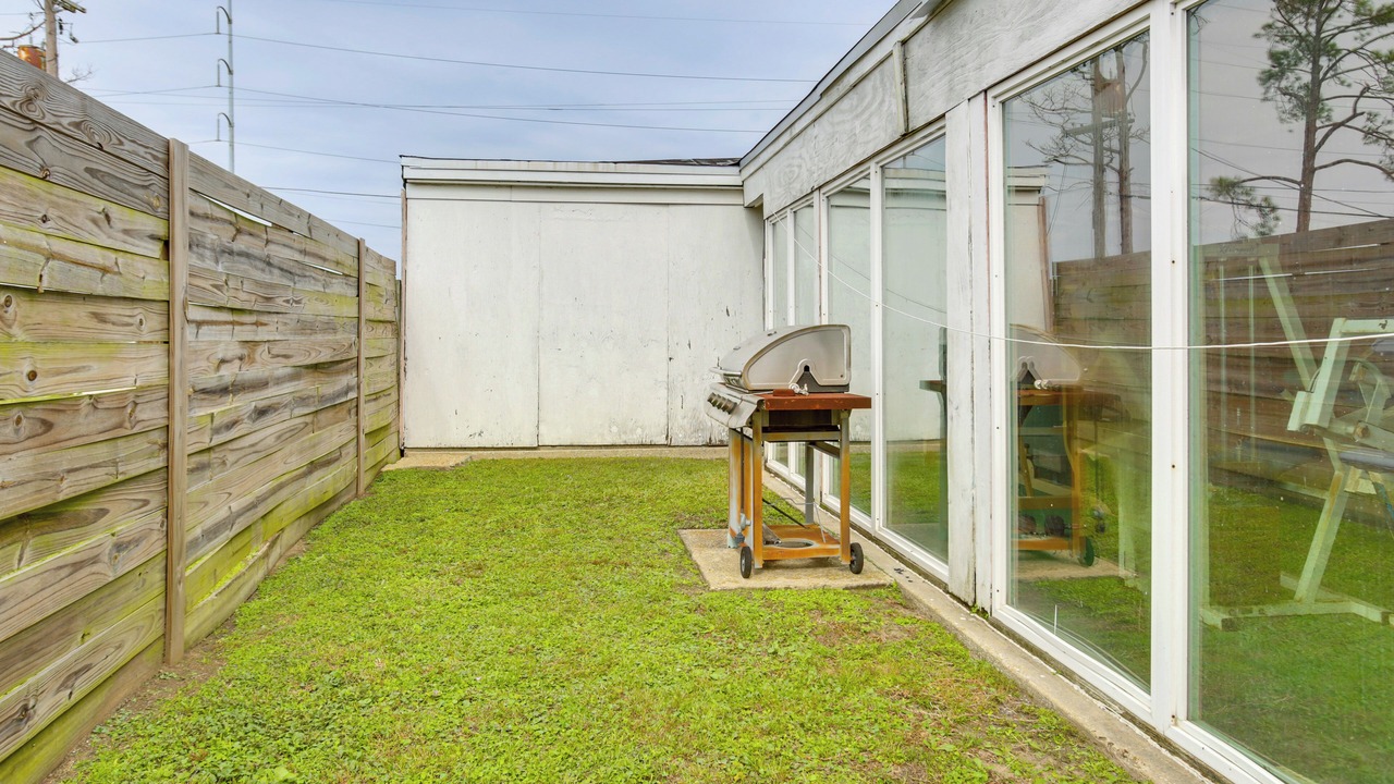 Photo of Patio Balcony in Read Boulevard East